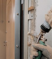 Проверка качества установки входной двери
